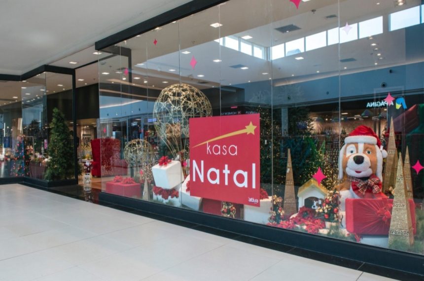 Loja temporária de artigos natalinos foi aberta no Boulevard Shopping